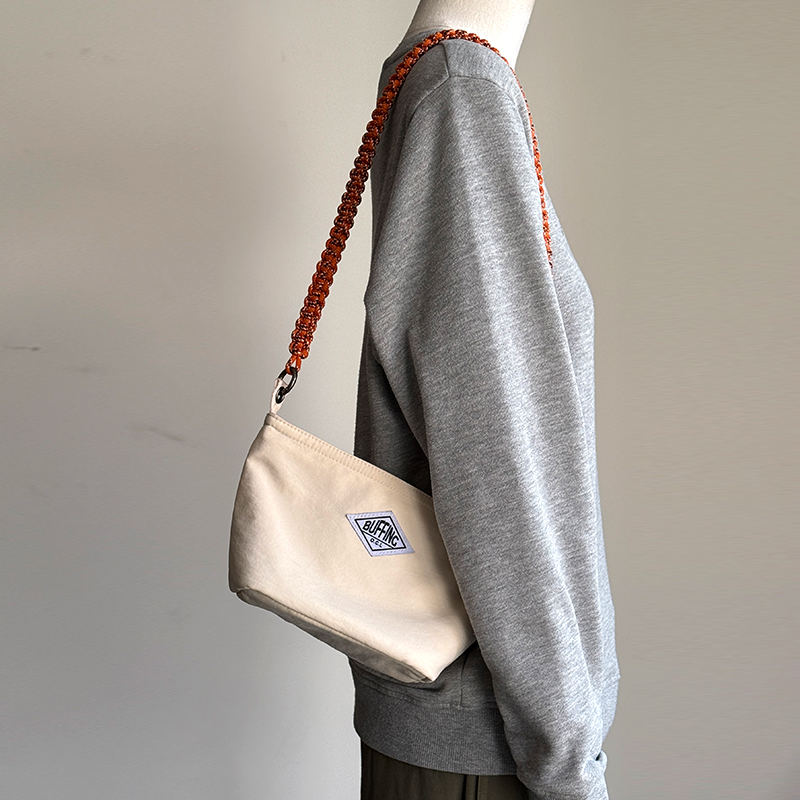 Buffing Off-White Small Crossb - Japanese Outdoor Camping Brand recension och pris